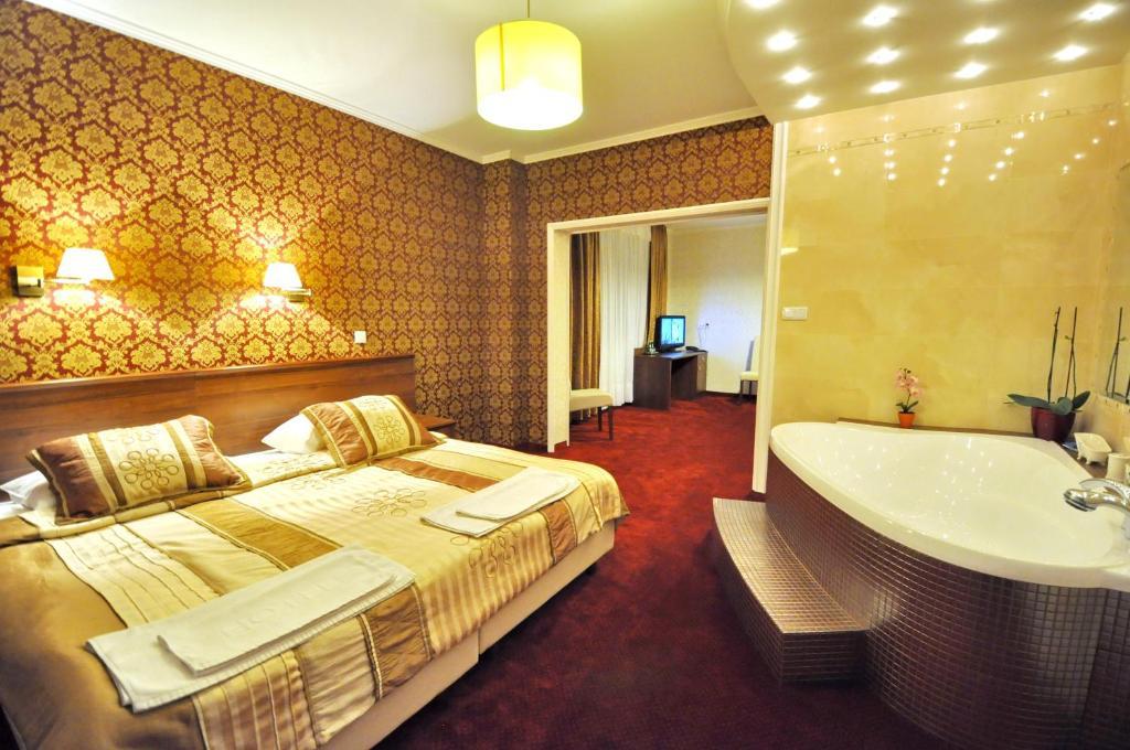 Hotel Chabrowy Dworek Teresin Phòng bức ảnh